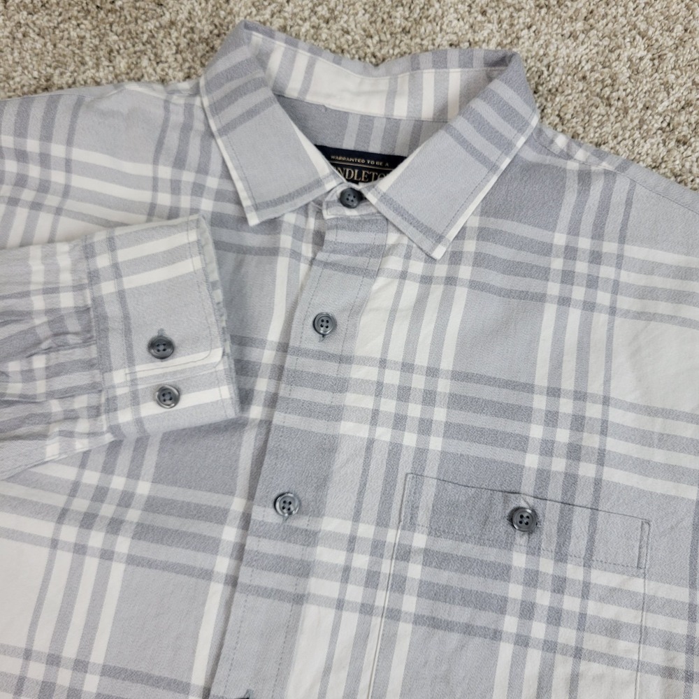 Pendleton Mens Medium White Gray Plaid Button Up Long Sleeve Flannel